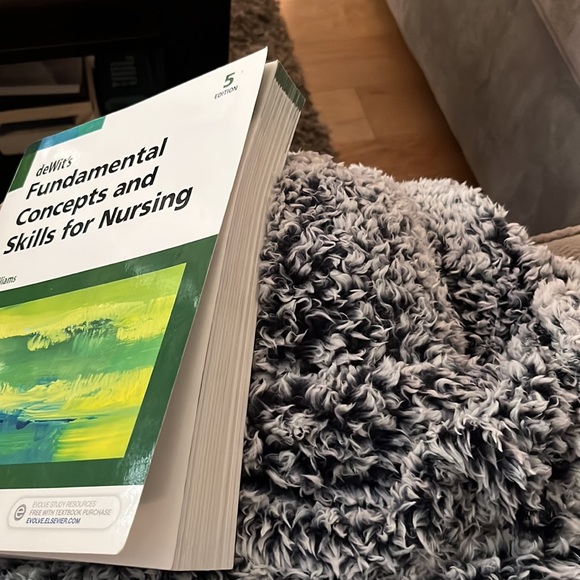 deWit’s Fundamental Concepts and Skills for Nursing - Picture 2 of 4